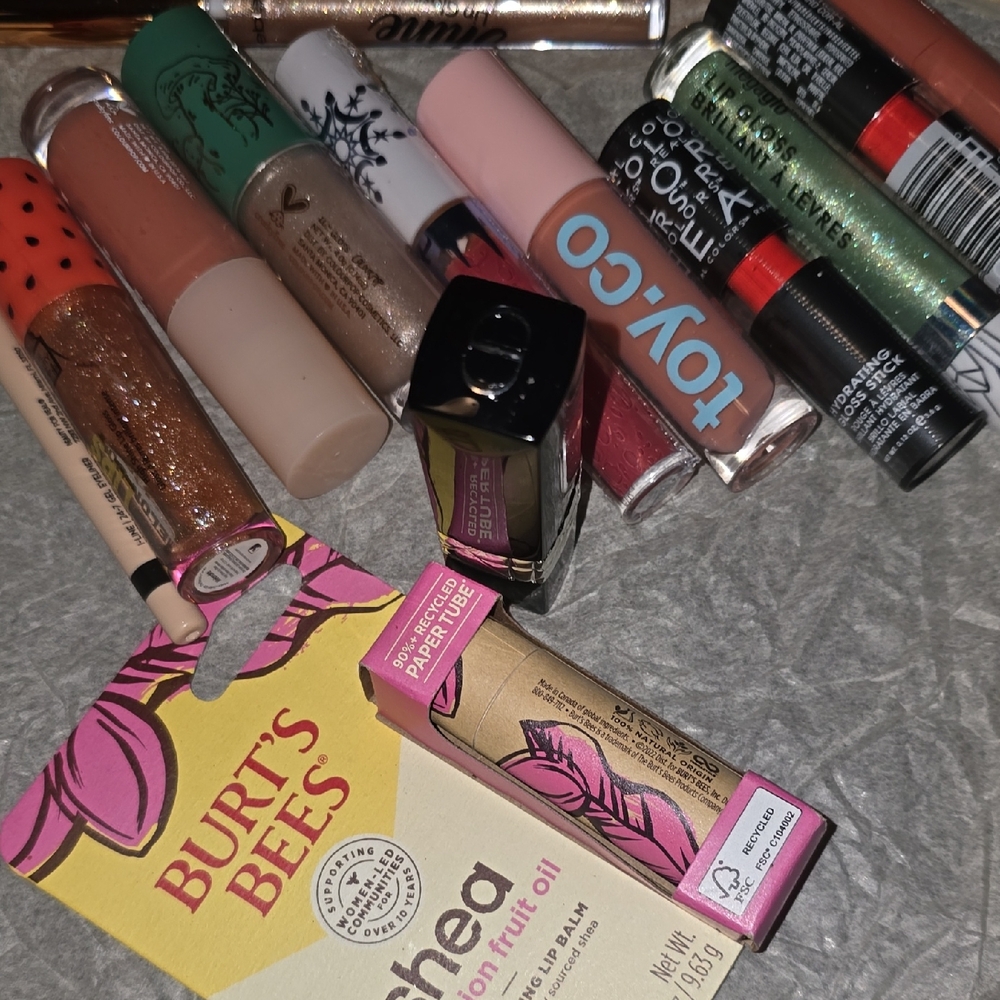 ♡♡♡ Assorted Lipstick and Lip Gloss Set Including Dior Disney Too Faced And MORE - Picture 8 of 11